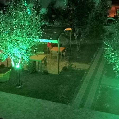 Side Leon Otel Bagian luar foto