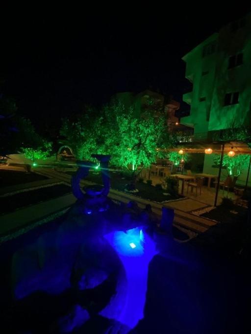 Side Leon Otel Bagian luar foto
