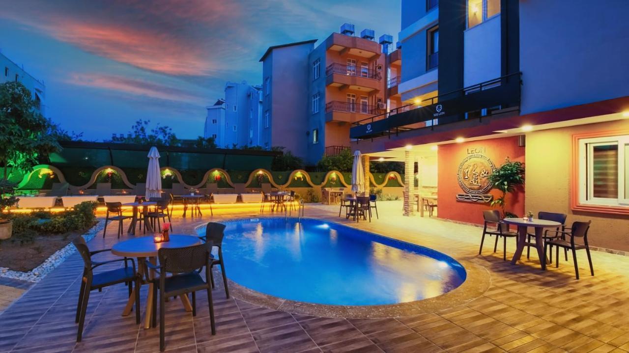 Side Leon Otel Bagian luar foto